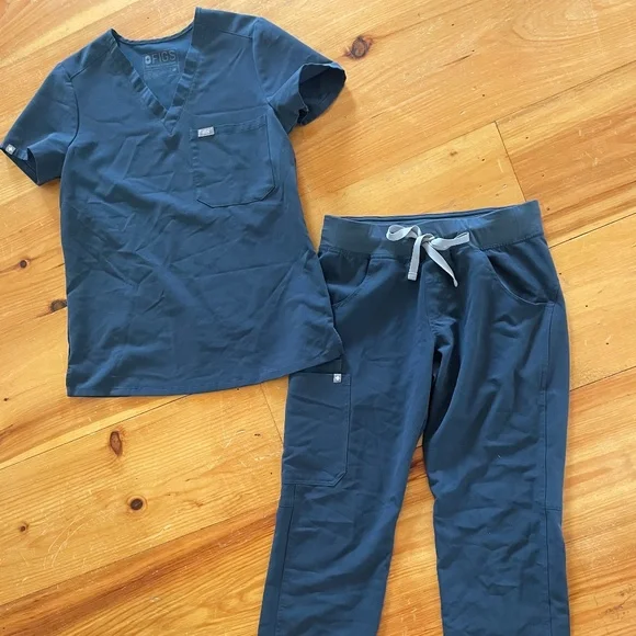 Figs scrubs - Picture 1 of 1